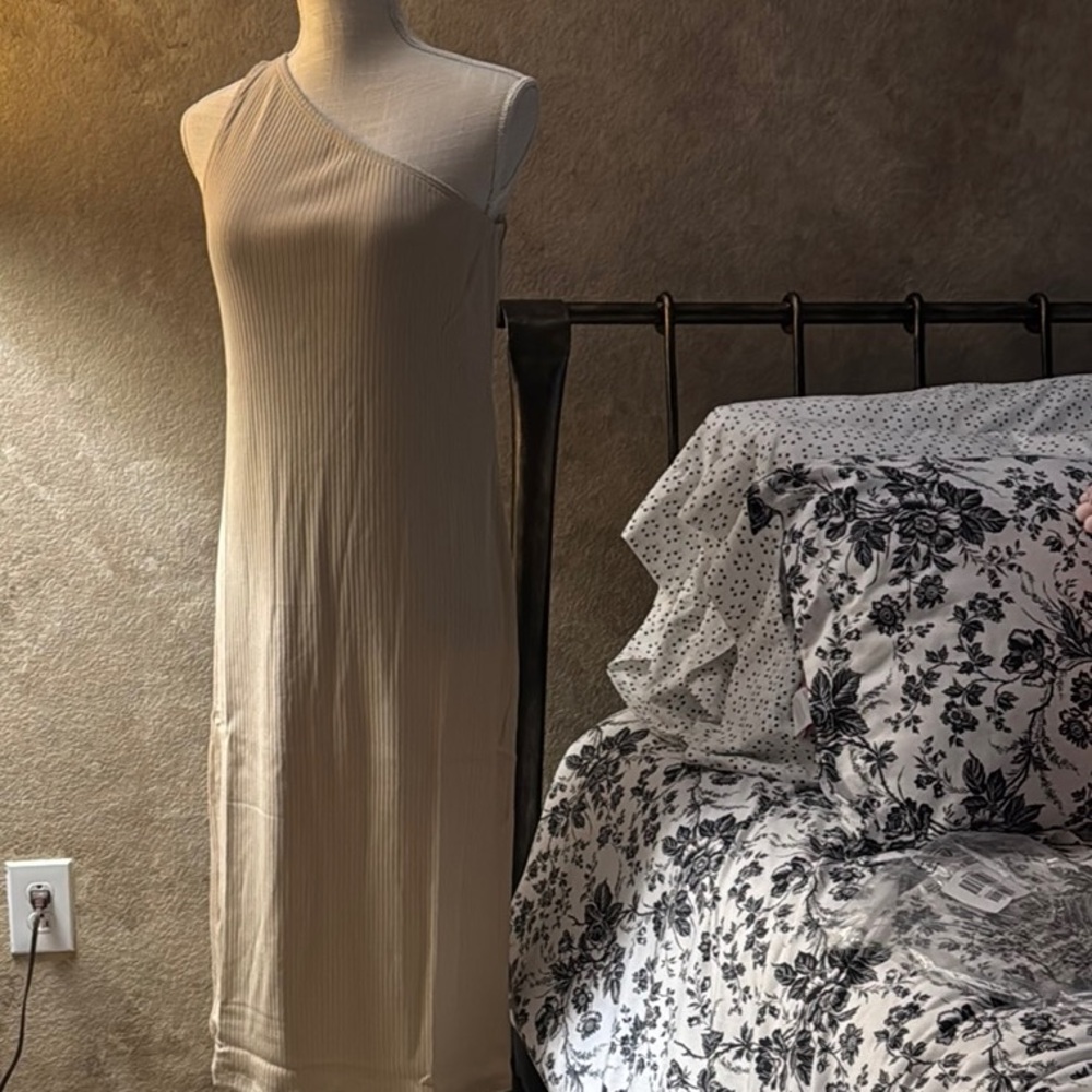 Elegant One Shoulder Cream Sleeveless Dress